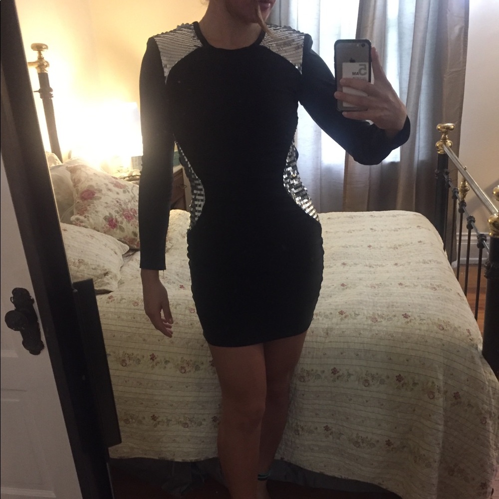 Black Sequenced Cocktail dress - Picture 3 of 6